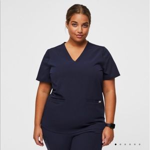 FIGS Casma Three-Pocket Scrub Top Navy